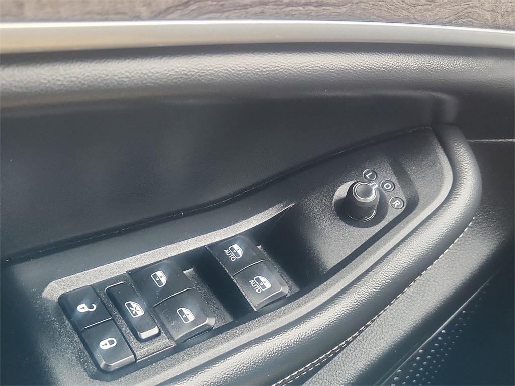 used 2023 Jeep Grand Cherokee car, priced at $24,200