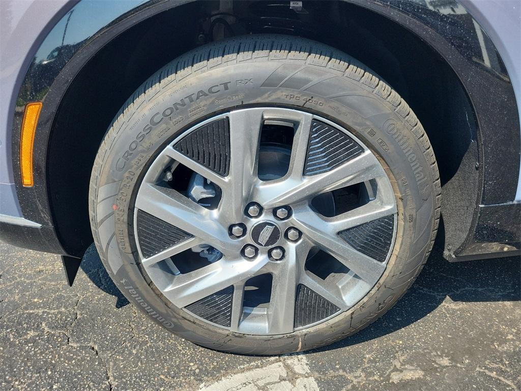 new 2025 Cadillac OPTIQ car, priced at $55,615