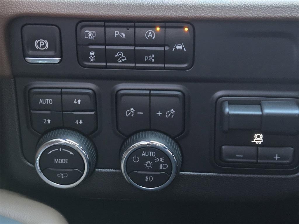 used 2025 Chevrolet Suburban car, priced at $77,411