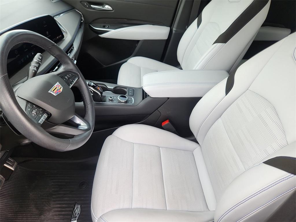 used 2024 Cadillac XT4 car, priced at $39,000