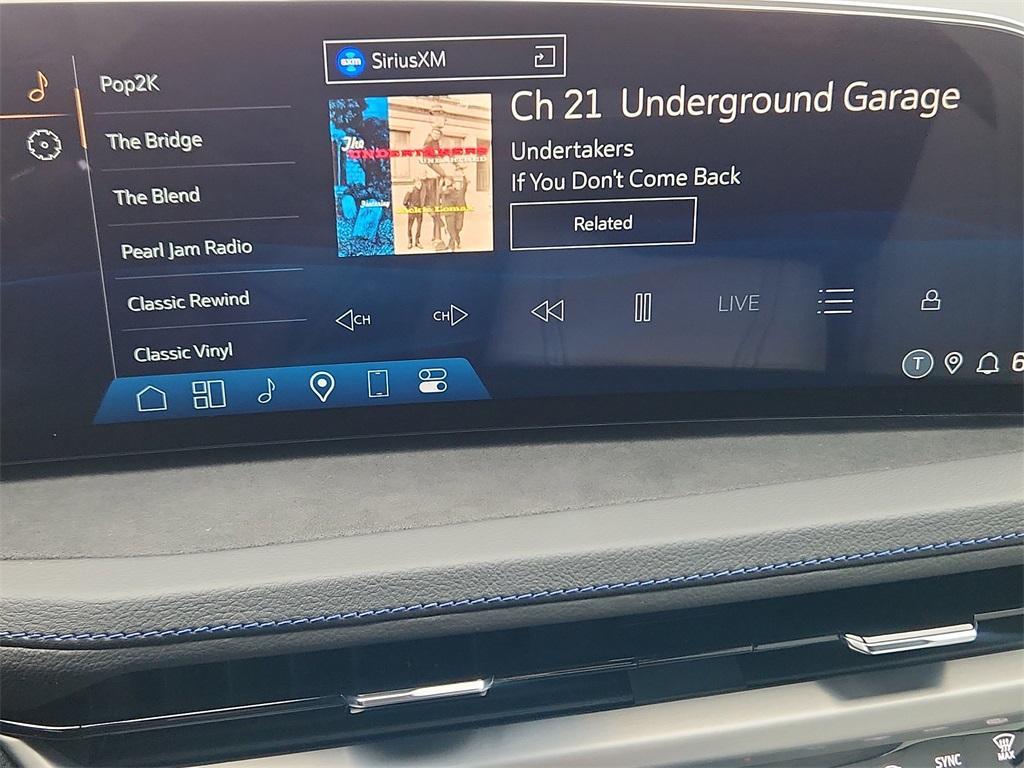 used 2024 Cadillac XT4 car, priced at $39,000