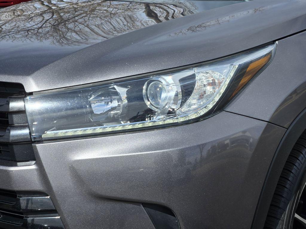 used 2018 Toyota Highlander car, priced at $22,205