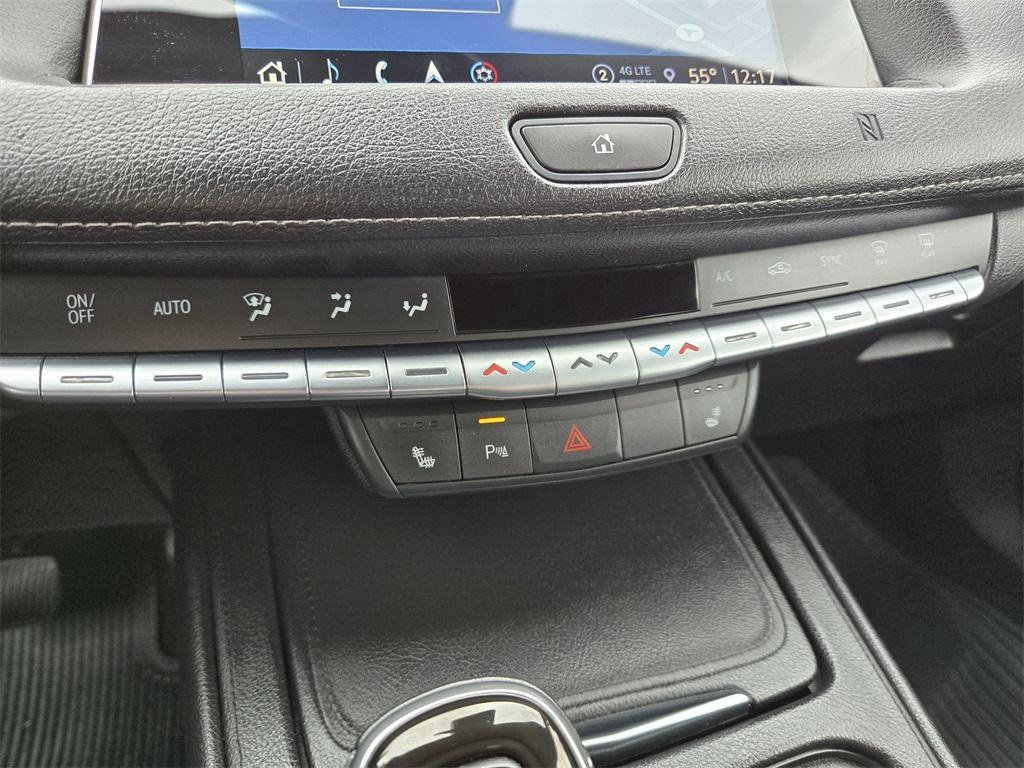 used 2021 Cadillac XT4 car, priced at $17,159