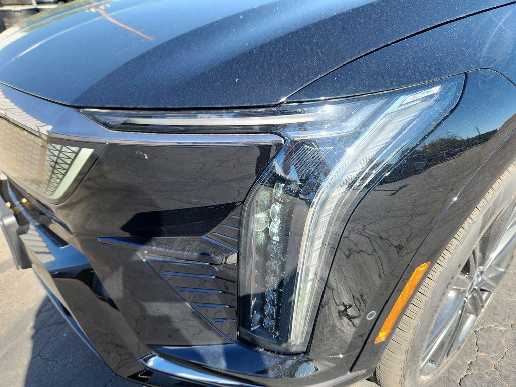 new 2025 Cadillac OPTIQ car, priced at $59,470