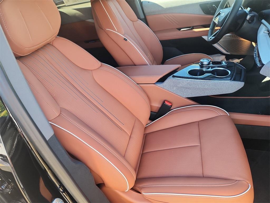 new 2025 Cadillac OPTIQ car, priced at $60,470