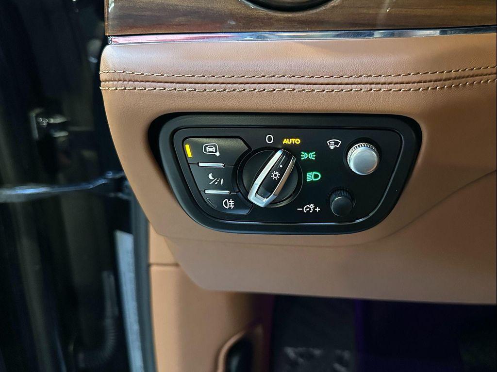 used 2021 Bentley Bentayga Hybrid car, priced at $119,990