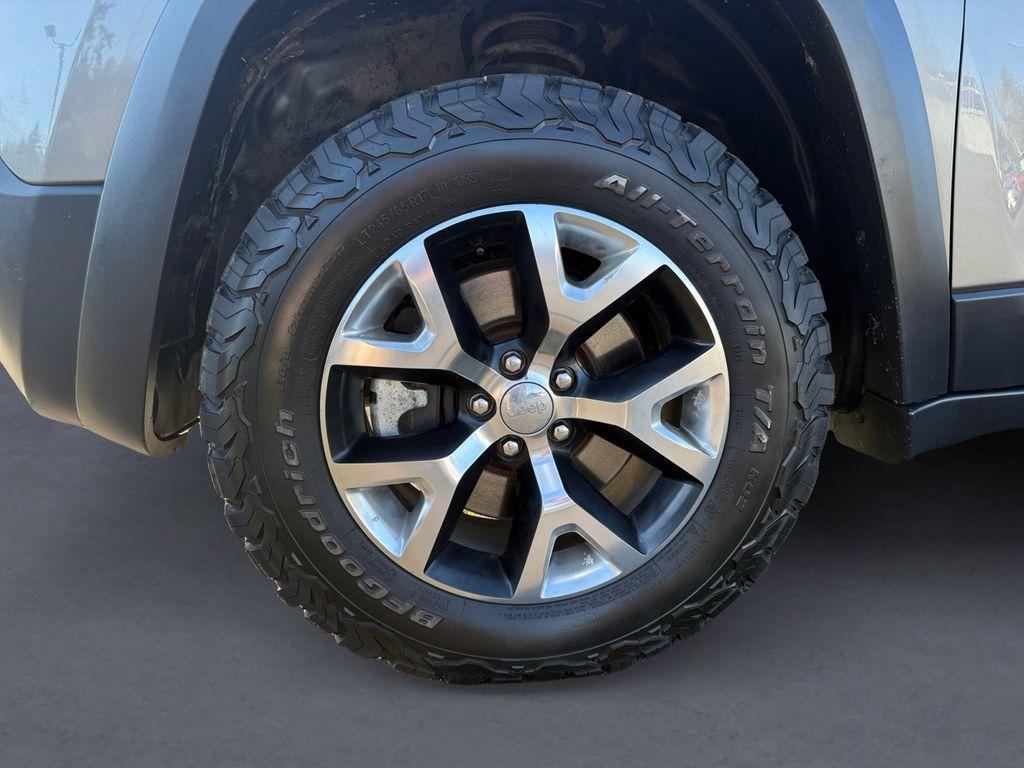 used 2016 Jeep Cherokee car, priced at $11,991