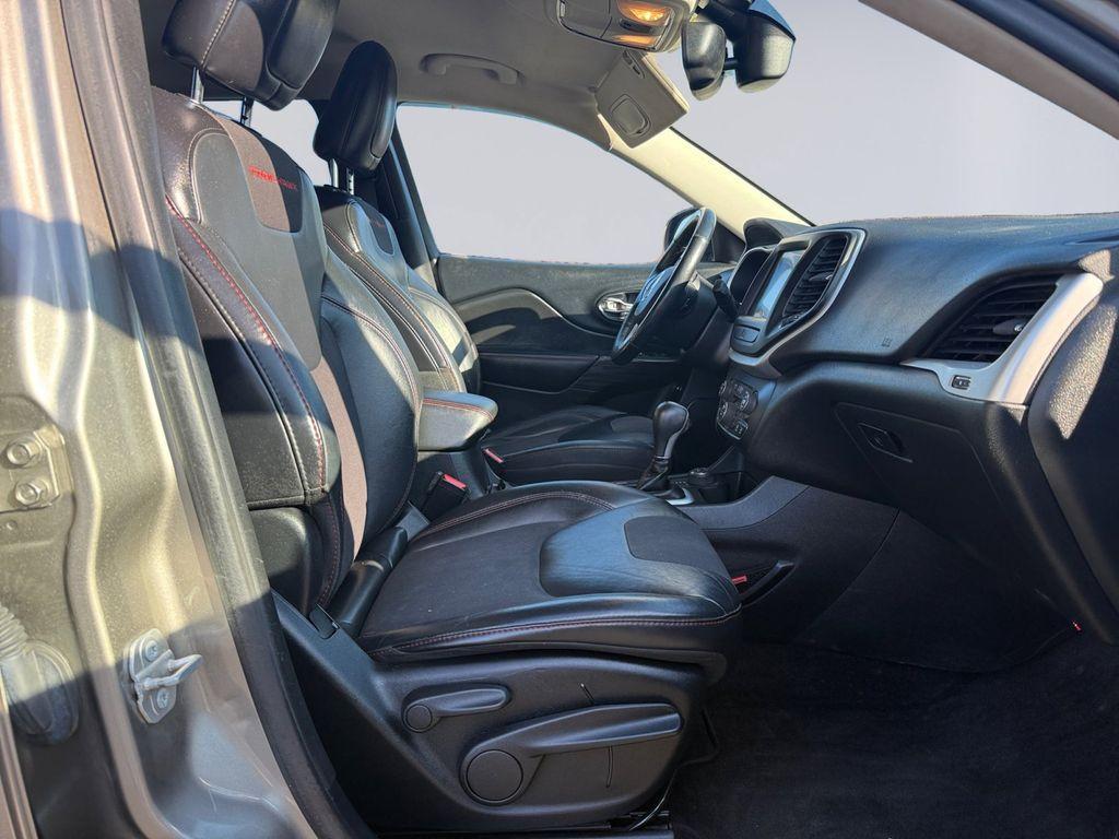 used 2016 Jeep Cherokee car, priced at $11,991