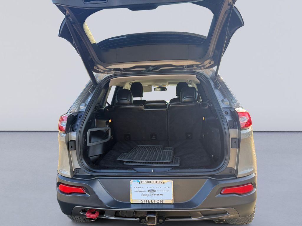 used 2016 Jeep Cherokee car, priced at $11,991