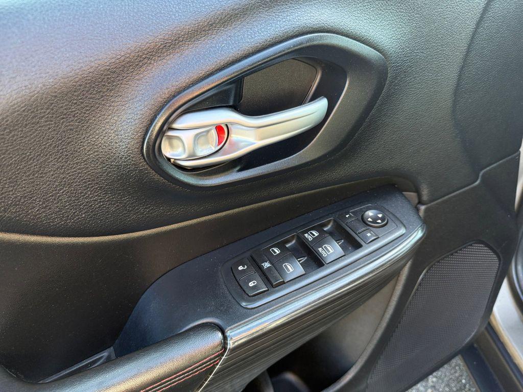 used 2016 Jeep Cherokee car, priced at $11,991