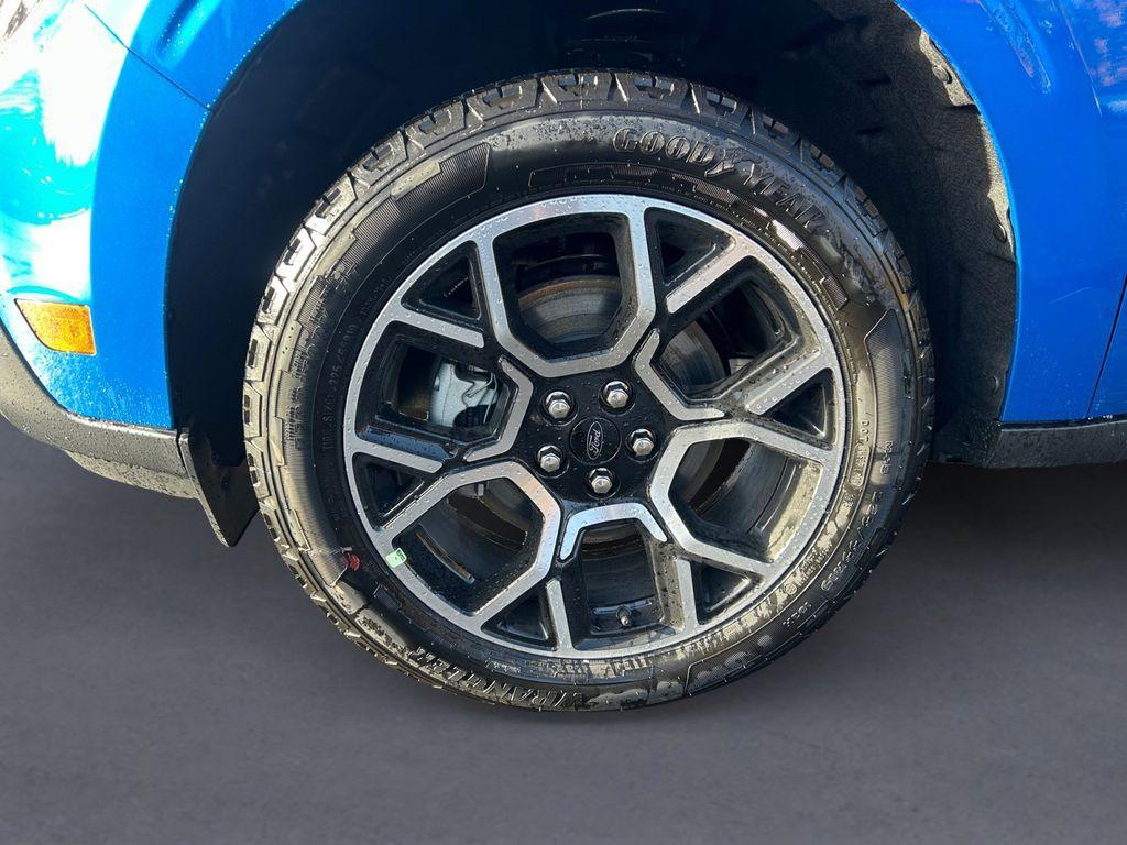 new 2025 Ford Maverick car, priced at $35,748