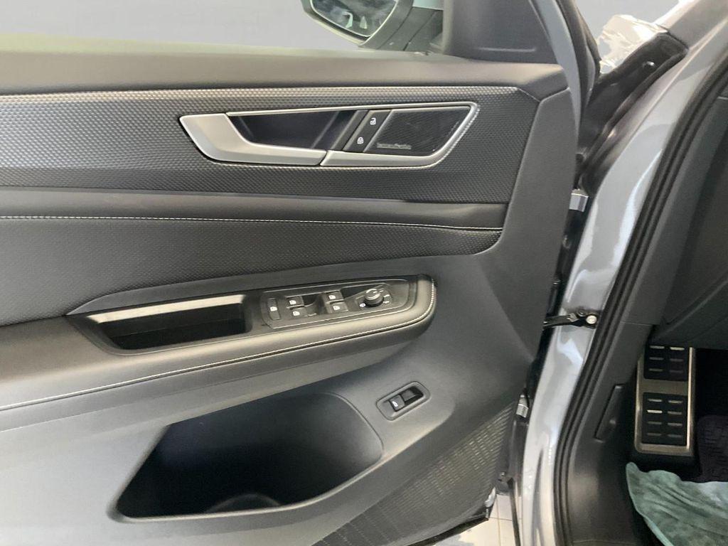 new 2026 Volkswagen Atlas Cross Sport car, priced at $54,619