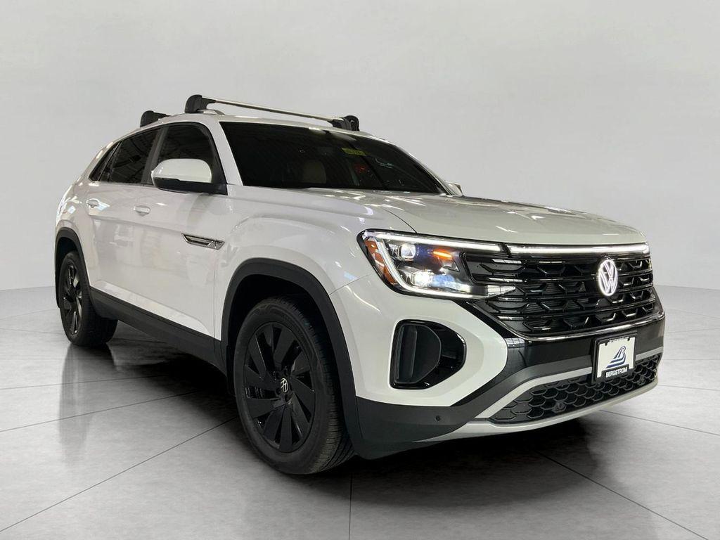 new 2026 Volkswagen Atlas Cross Sport car, priced at $47,747
