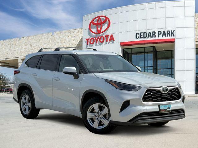 used 2022 Toyota Highlander car, priced at $29,471