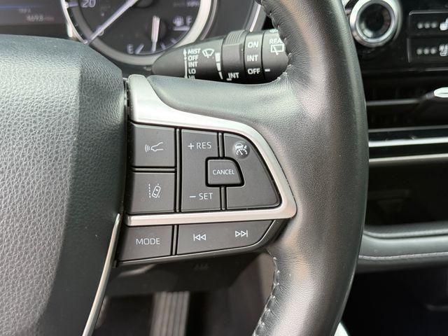 used 2022 Toyota Highlander car, priced at $35,991