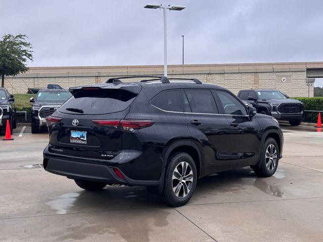 new 2026 Toyota Highlander car, priced at $50,777