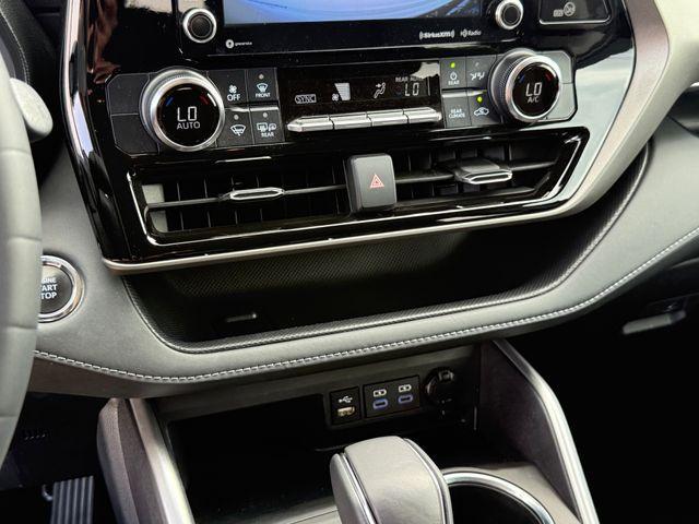 used 2022 Toyota Highlander car, priced at $31,491