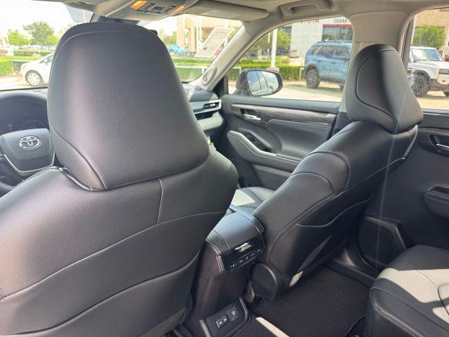 new 2026 Toyota Highlander car, priced at $53,236