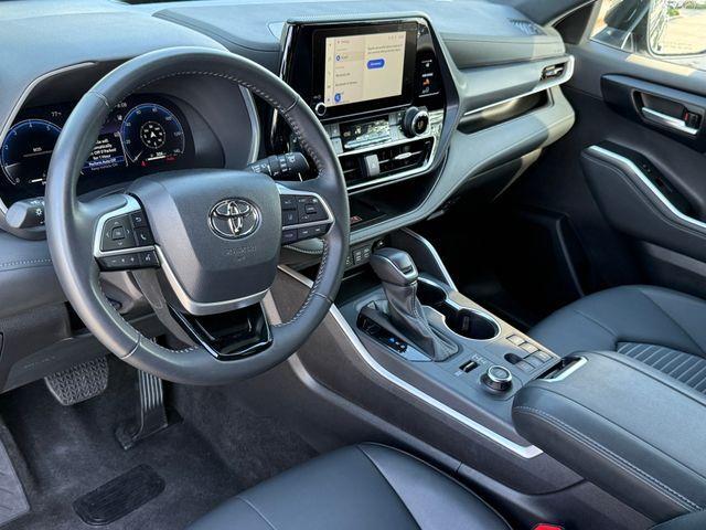 used 2025 Toyota Highlander car, priced at $42,549