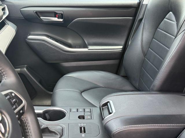 used 2023 Toyota Highlander car, priced at $35,371