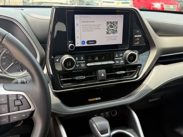 used 2023 Toyota Highlander car, priced at $35,371