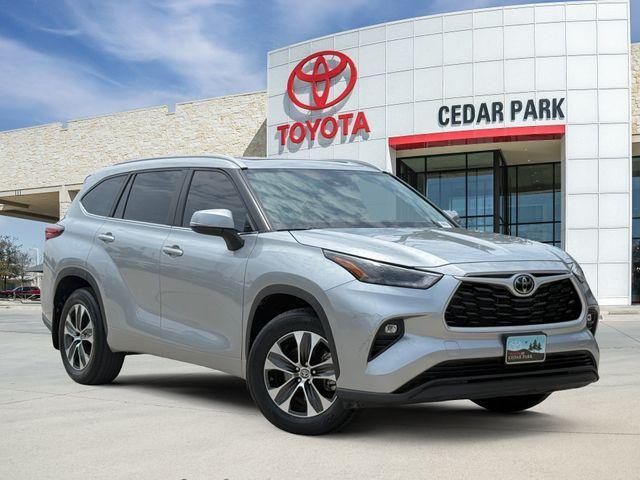 used 2023 Toyota Highlander car, priced at $35,371