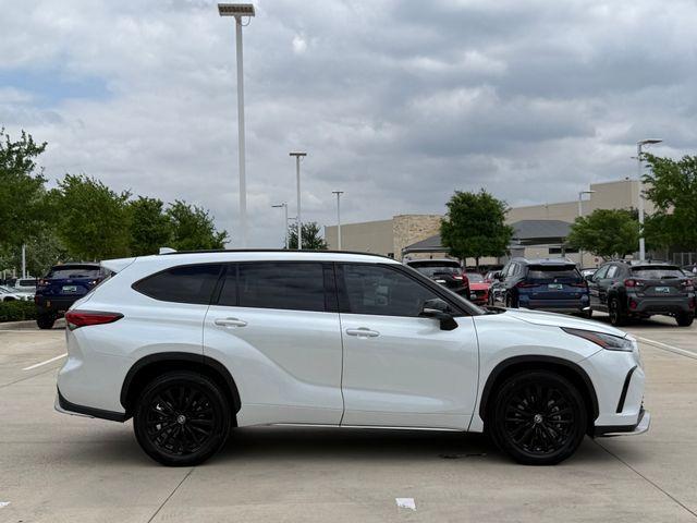 used 2023 Toyota Highlander car, priced at $38,791
