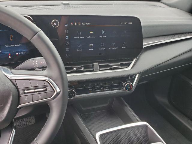 used 2025 Chevrolet Equinox car, priced at $25,224