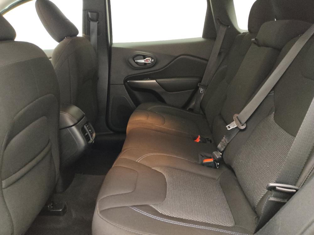 used 2020 Jeep Cherokee car, priced at $16,195