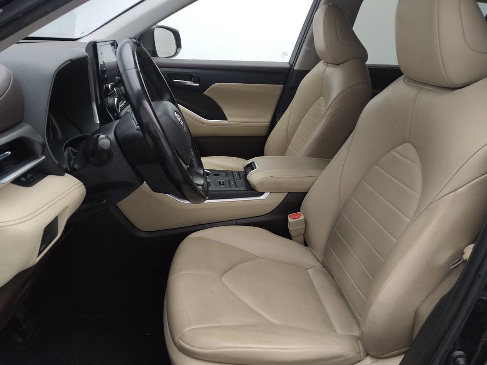 used 2022 Toyota Highlander car, priced at $28,895
