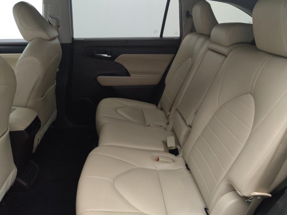 used 2022 Toyota Highlander car, priced at $28,895