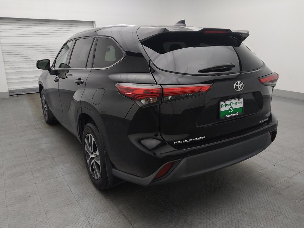 used 2022 Toyota Highlander car, priced at $28,895