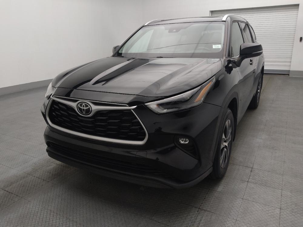 used 2022 Toyota Highlander car, priced at $28,895