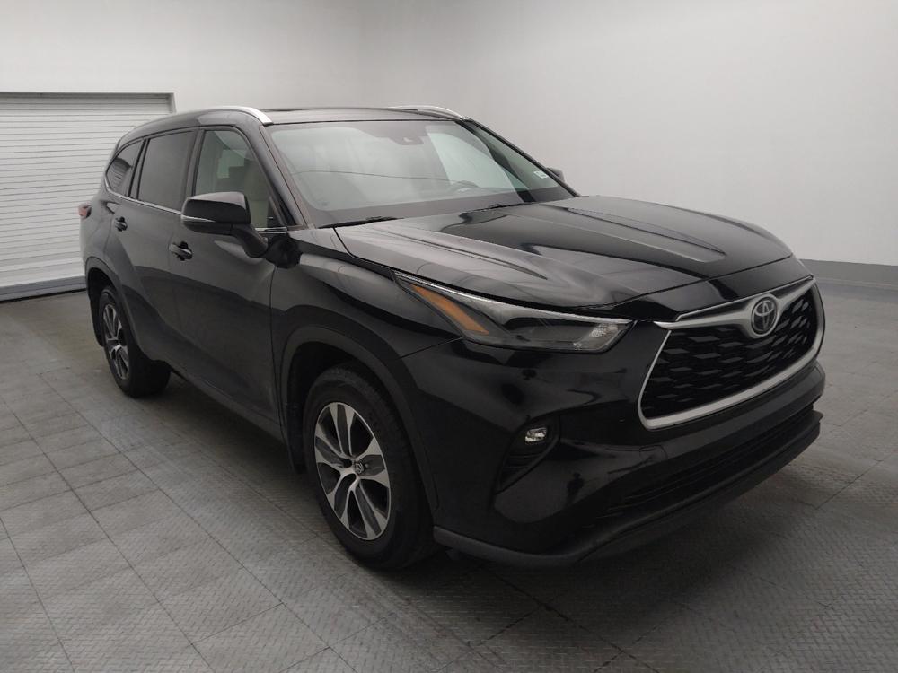 used 2022 Toyota Highlander car, priced at $28,895