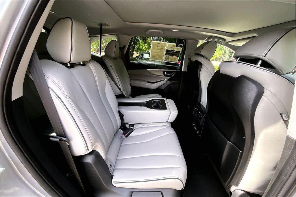 used 2022 Acura MDX car, priced at $37,950