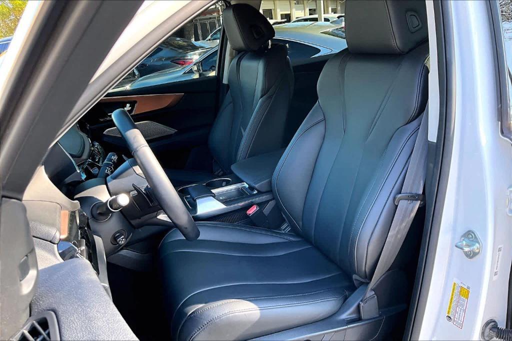 used 2022 Acura MDX car, priced at $35,388
