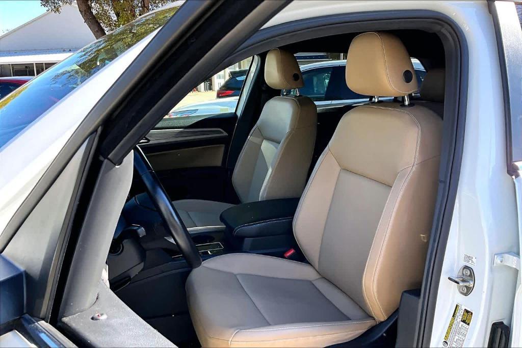 used 2020 Volkswagen Atlas Cross Sport car, priced at $21,333