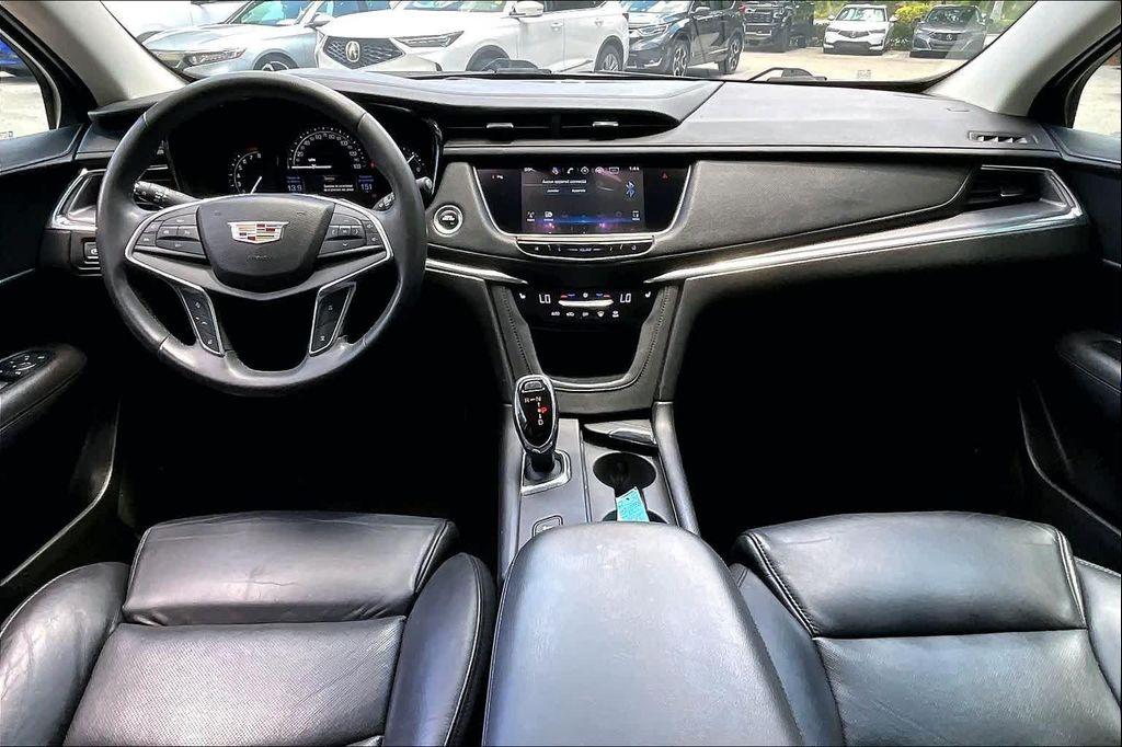 used 2017 Cadillac XT5 car, priced at $15,950