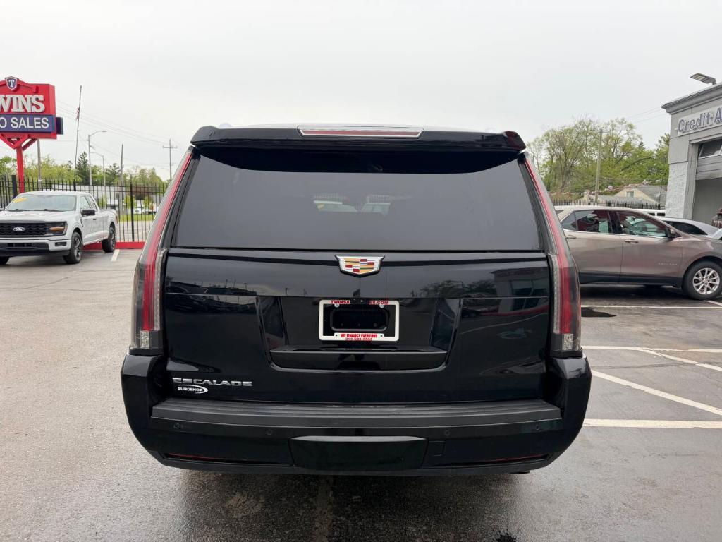 used 2020 Cadillac Escalade ESV car, priced at $42,995