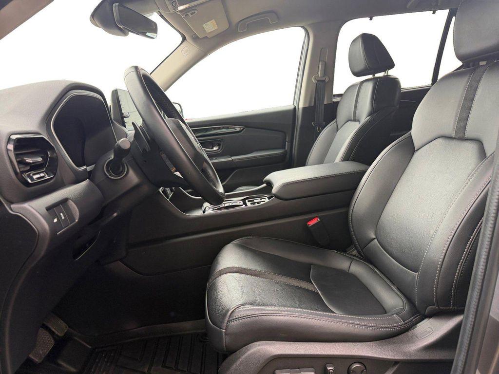used 2024 Honda Pilot car, priced at $41,821