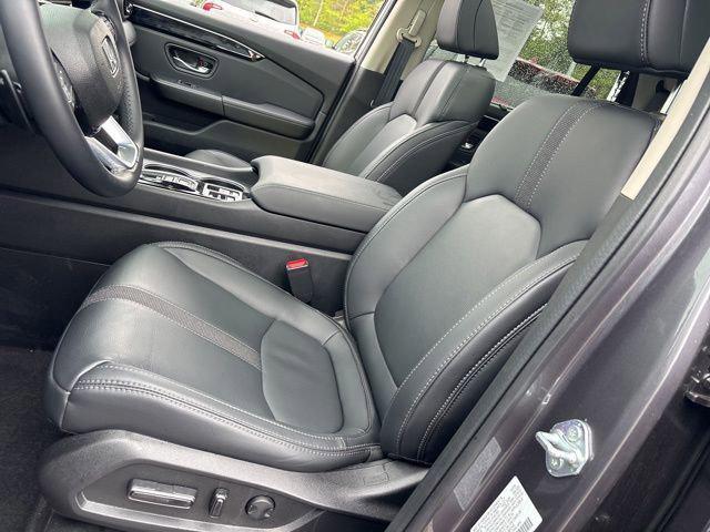 used 2025 Honda Pilot car, priced at $49,589