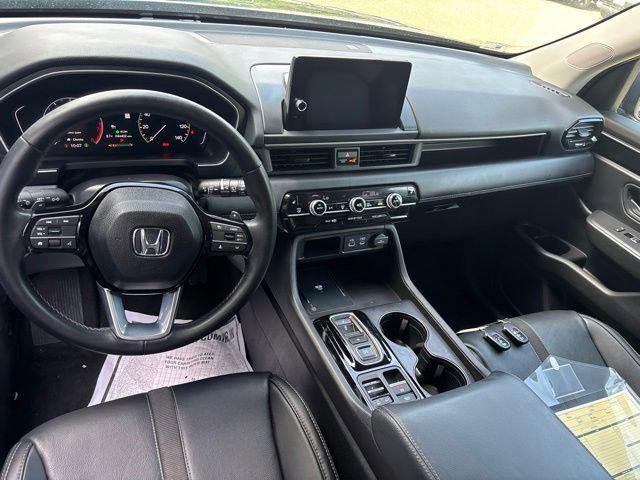 used 2023 Honda Pilot car, priced at $37,980