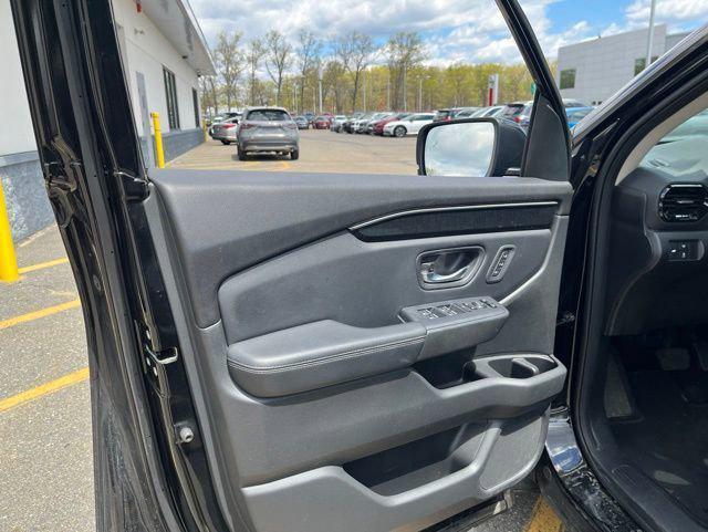 used 2023 Honda Pilot car, priced at $44,589