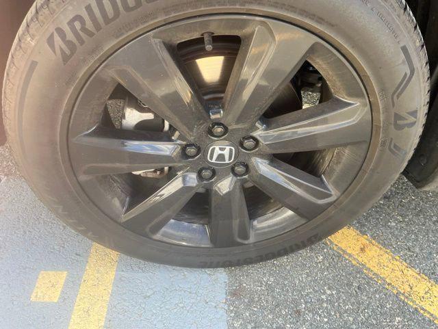 used 2025 Honda Pilot car, priced at $45,589