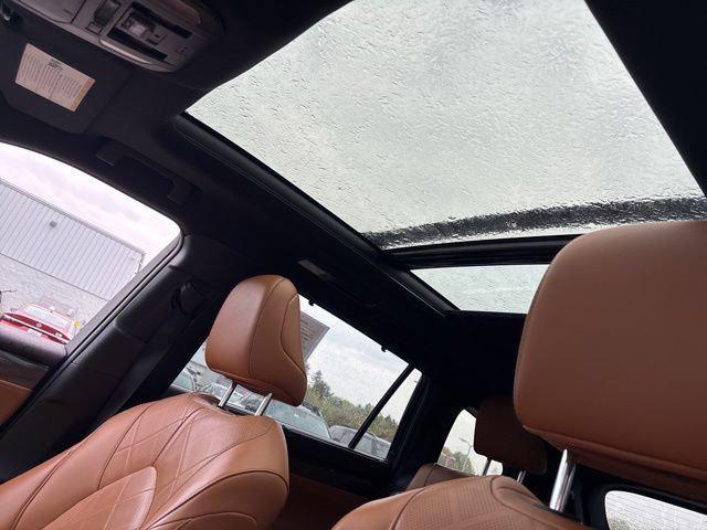 used 2022 Toyota Highlander car, priced at $35,989
