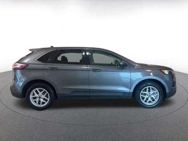 2024 Carbonized Gray Metallic Ford Edge
