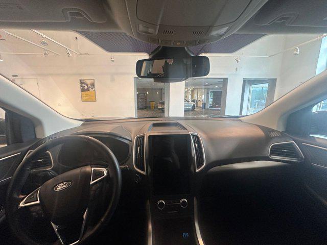 2024 Carbonized Gray Metallic Ford Edge