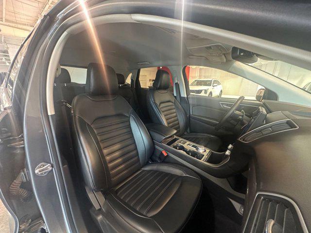 2024 Carbonized Gray Metallic Ford Edge