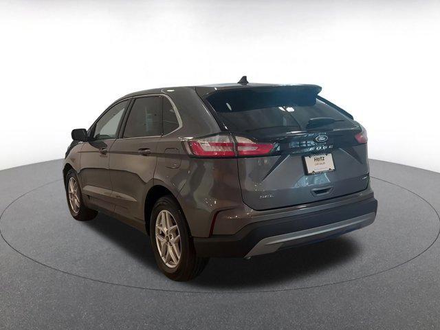 2024 Carbonized Gray Metallic Ford Edge