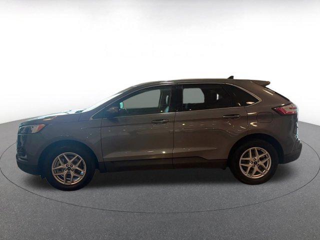 2024 Carbonized Gray Metallic Ford Edge